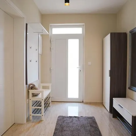 Dt-apartmans بيت للعطل كيستاي